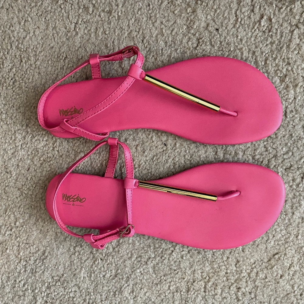 Pink Sandals w/ Gold Accent - Size 9